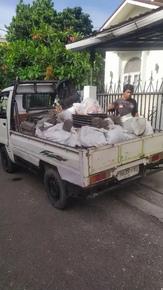 Jasa buang puing dan sampah