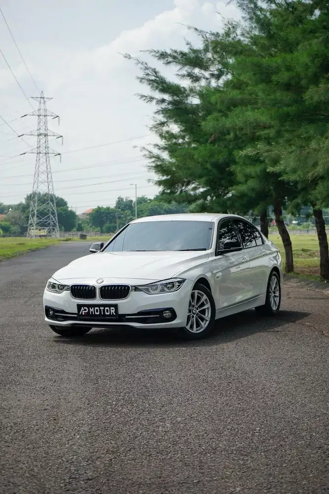 BMW 320i F30 Msport Putih 2017 ( Very Low Km )