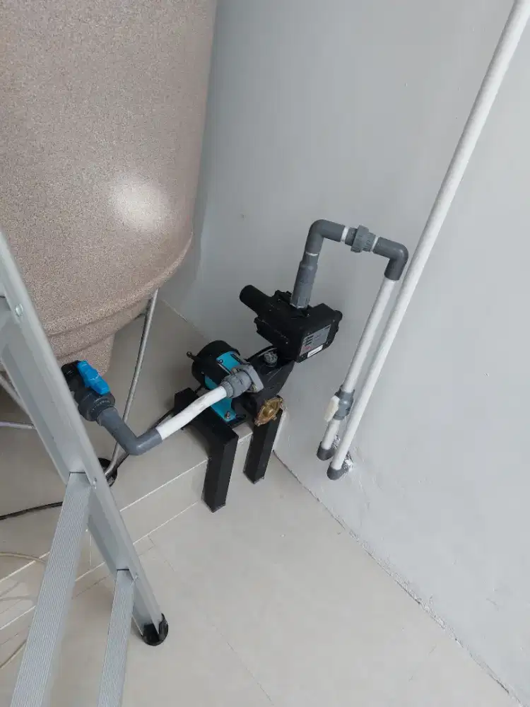 Tukang ledeng Pipa mampet/saluran tersumbat pasang Pompa/Tandon air