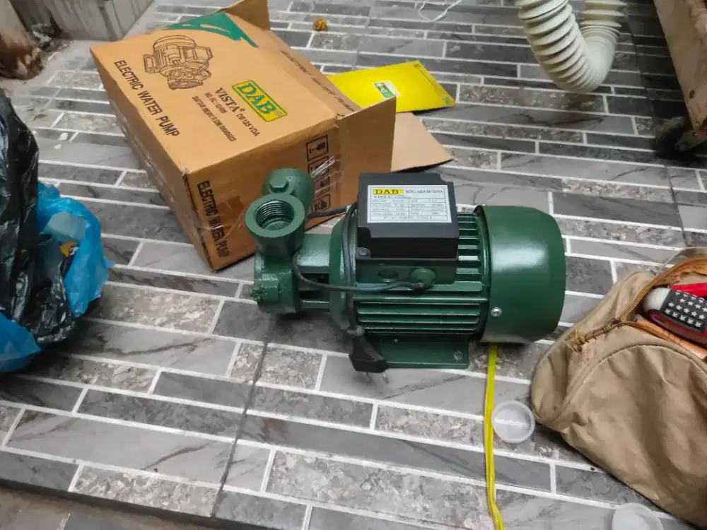 Tukang ledeng Pipa mampet/saluran tersumbat pasang Pompa/Tandon air