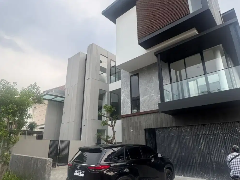 Rumah 3 Lantai Baru Luxury Home HGB di Citraland Waterfront