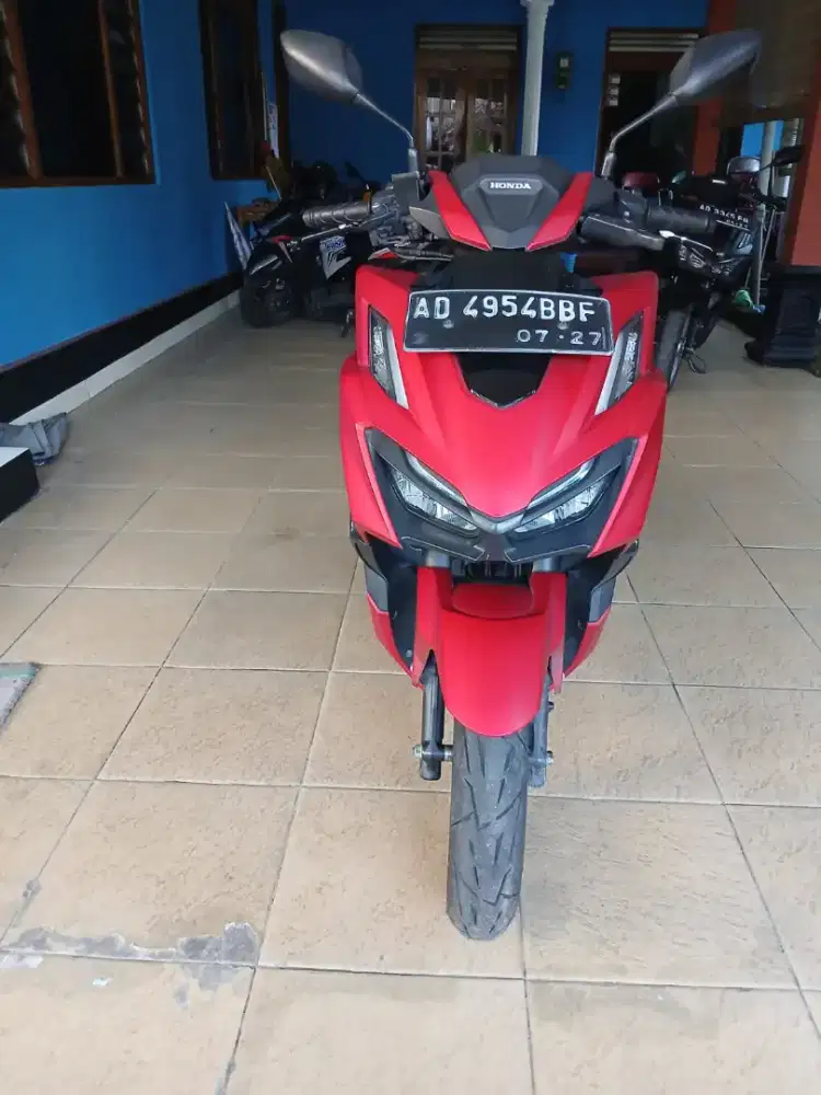 Vario 160 cbs merah doff