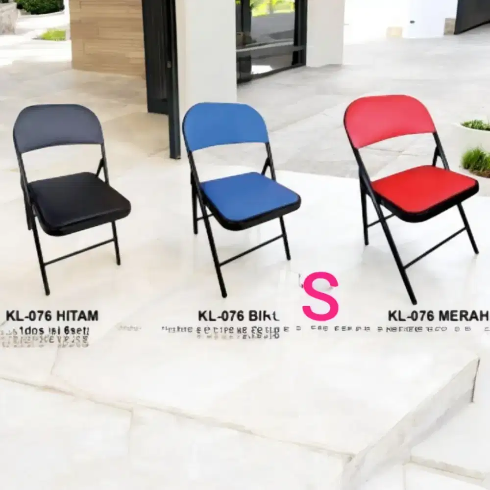 Kursi lipat warna warni