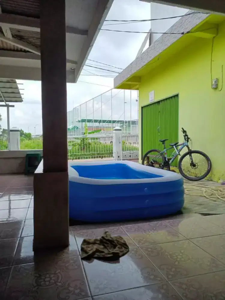 Kolam renang anak ukuran besar