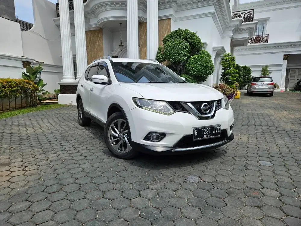 Nissan X-Trail 2.5 Tahun 2015 Putih Matic