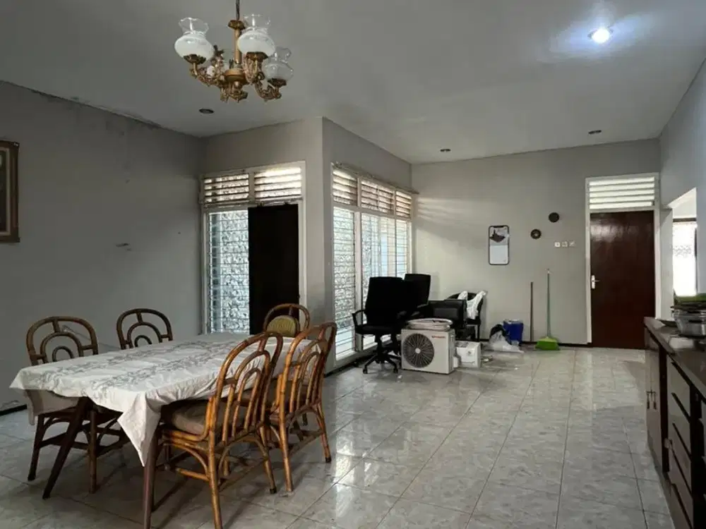 Langka Sdh SHM rumah luas di Gubeng Kertajaya dekat Kampus Unair SBY