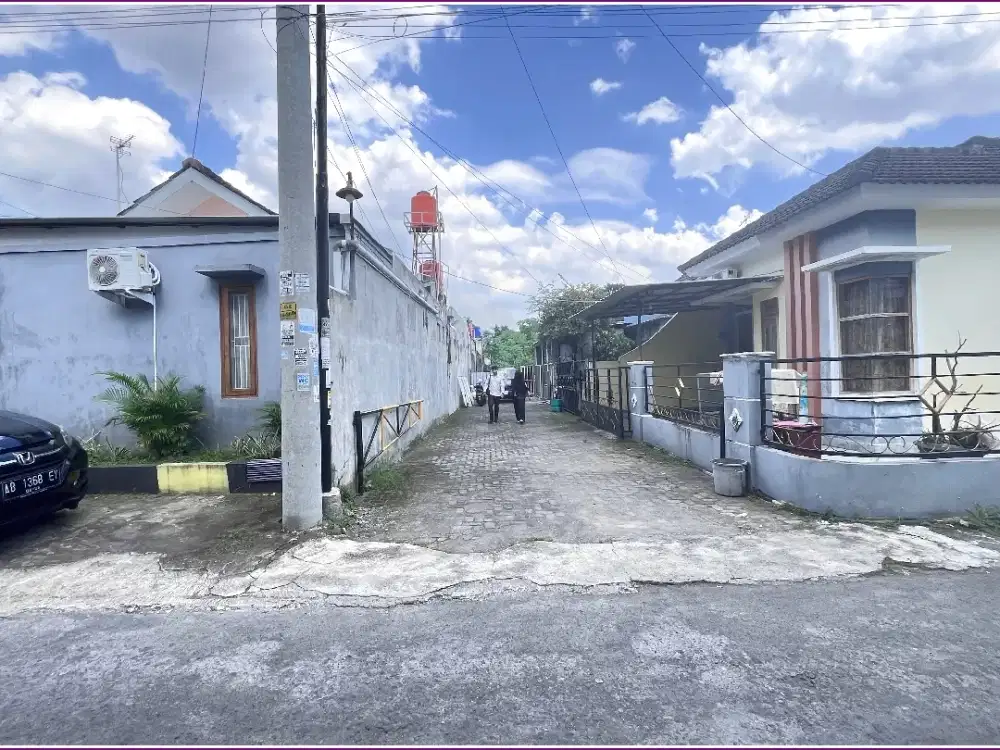 Tanah Dekat Hotel Hyatt di Jl. Lempongsari Sleman