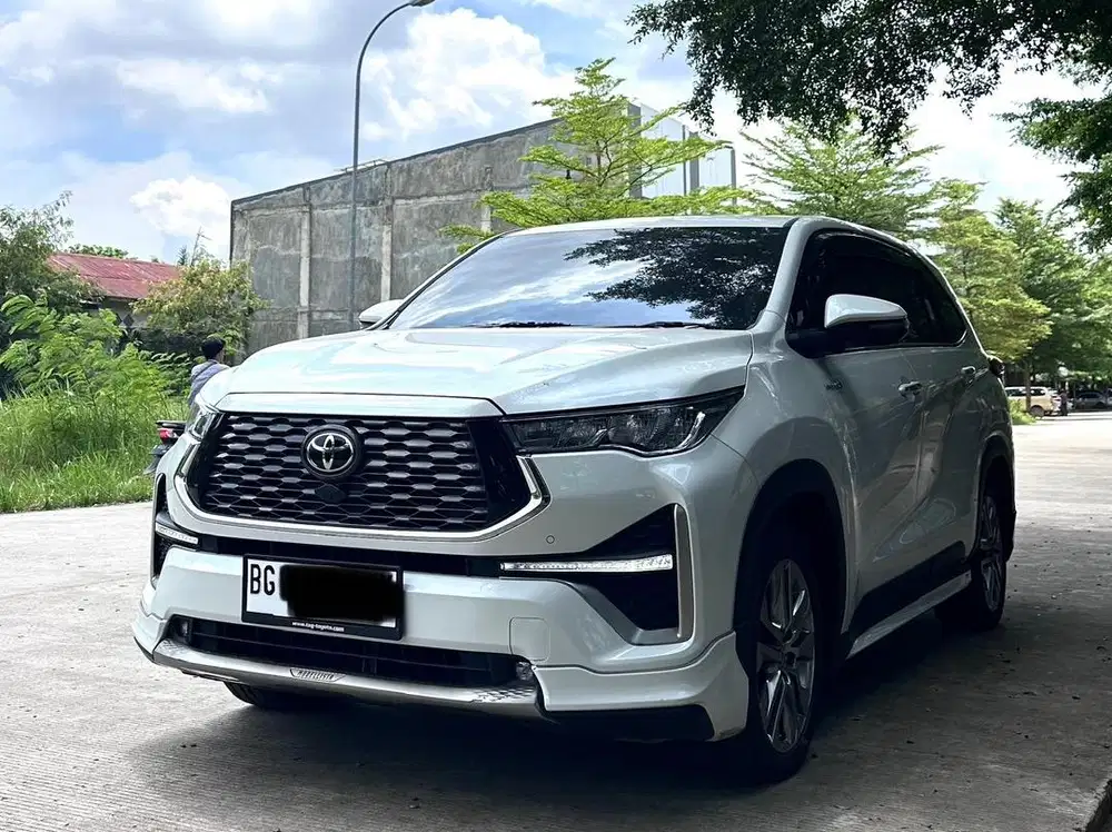 Toyota innova Zenix Q Hybrid modelista 2023 km rendah mulus sekali