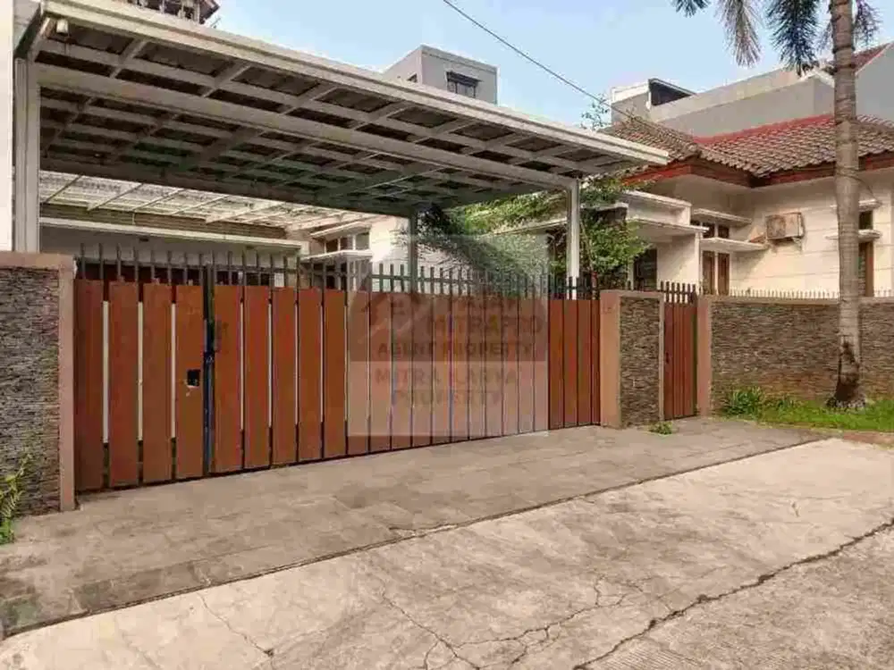 rumah luas 550m² di area grand galaxy Bekasi Selatan