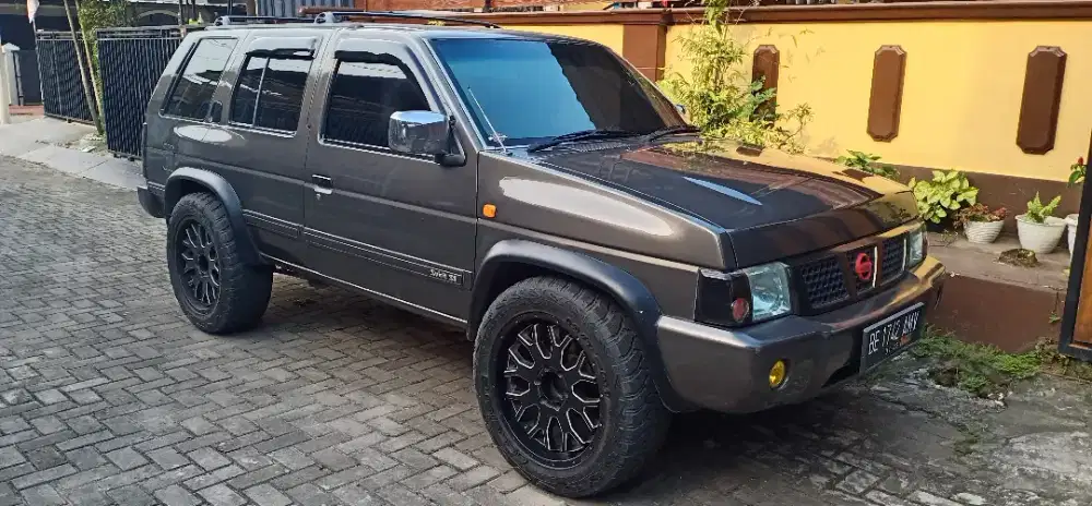 Nisan Terrano spirit 2003