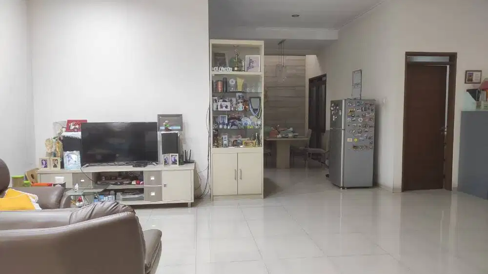 Taman holis indah 2 bandung dijual rumah semi furnished siap huni