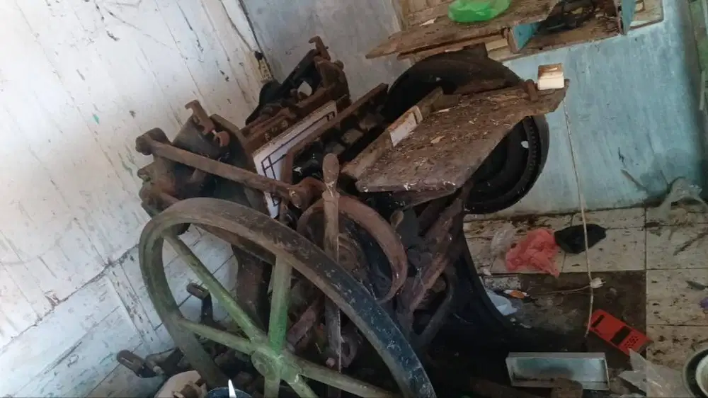 Mesin Chandler & Price new style Letterpress / Pond