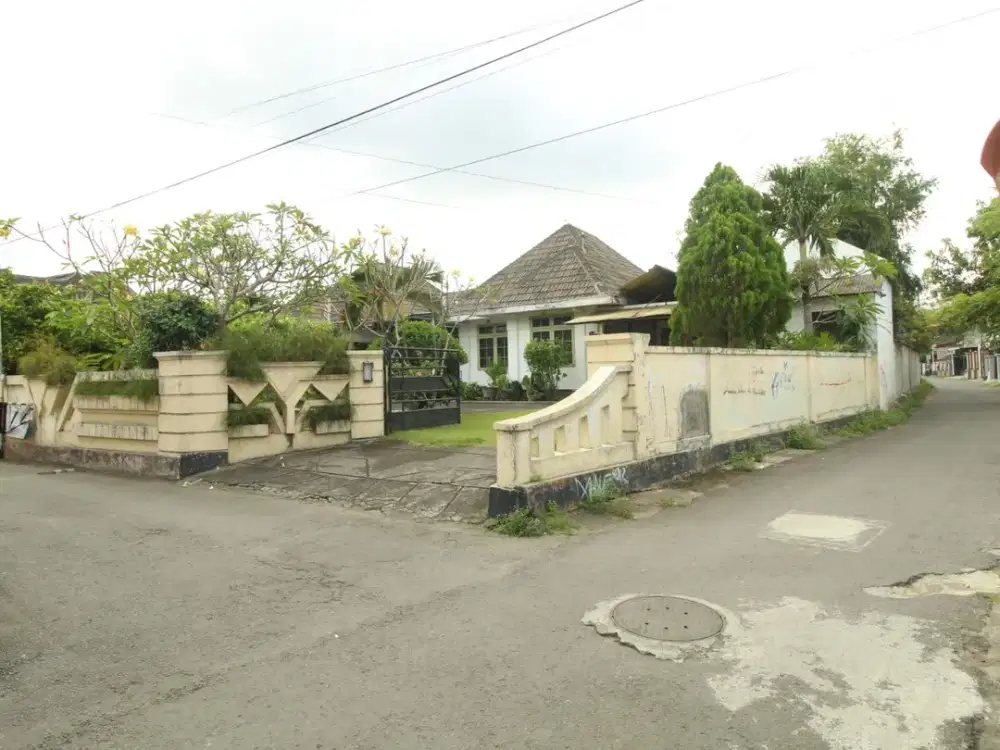 Rumah Halaman Luas Tengah Kota, Cocok Untuk Homestay