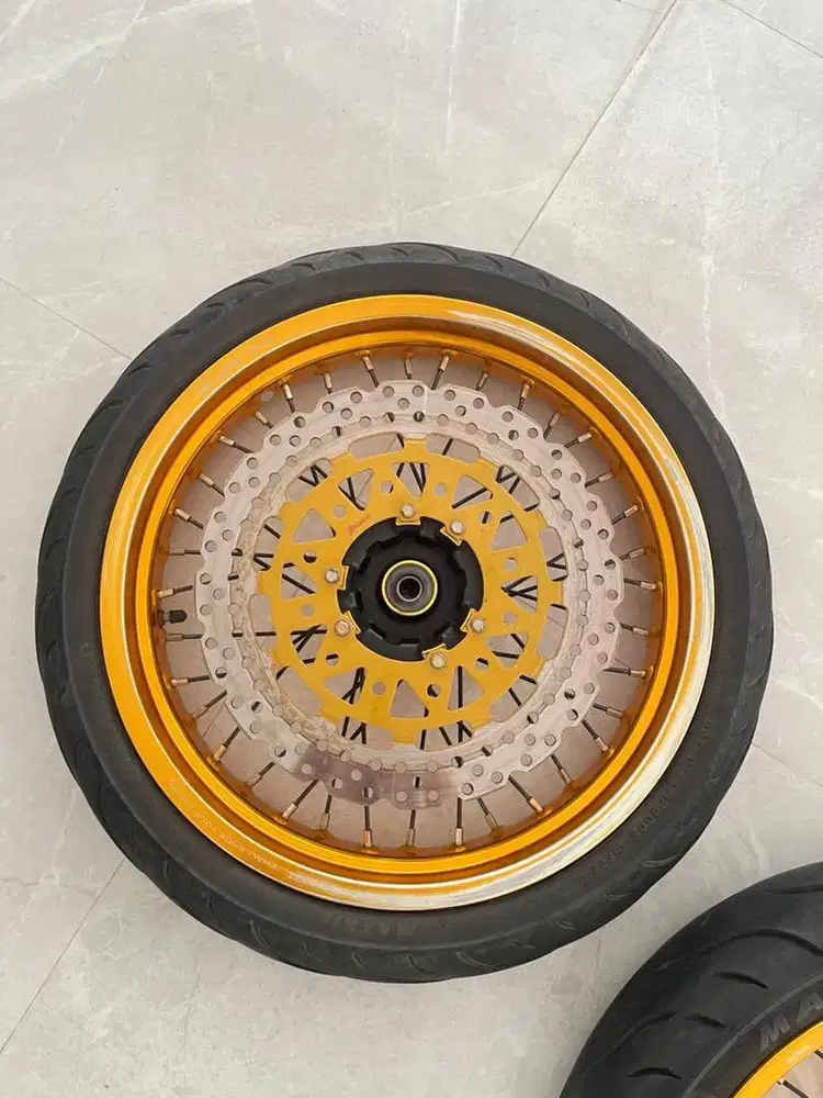 Wheeleet supermoto crf minus pemakaian