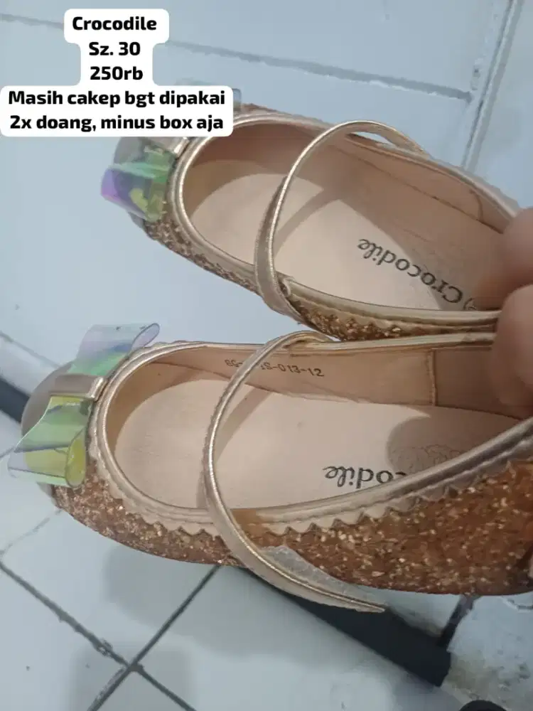 Sepatu pesta anak perempuan Crocodile size 30