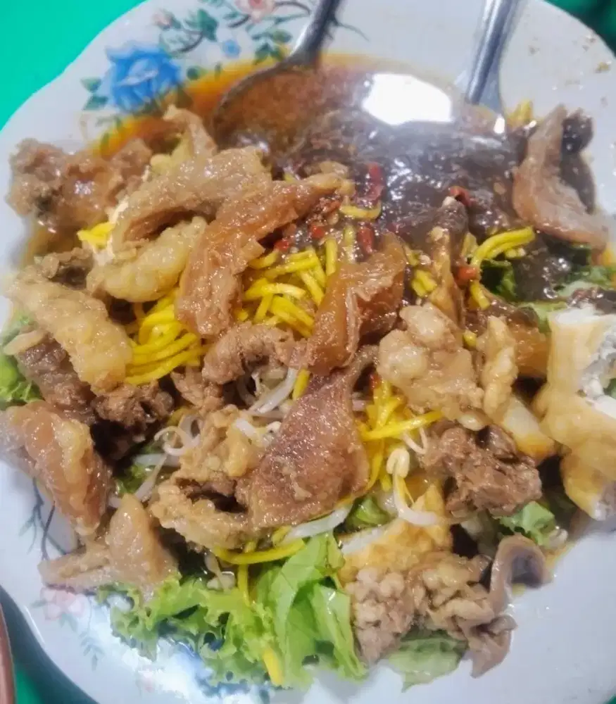 Di btuhkan sgra kryawn kuliner khsus Laki², umr di bwh 25th.blm nikah