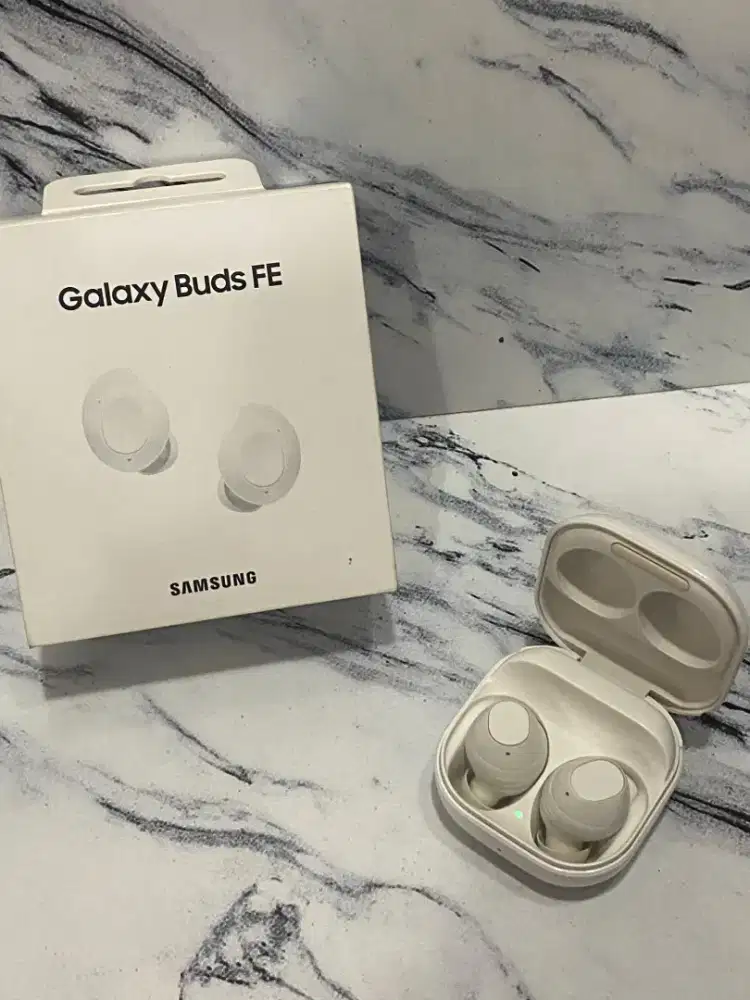 Second Samsung Galaxy Buds FE lengkap 500k ex display