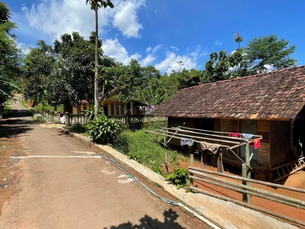Dijual Murah Tanah Kebun 742 m2 SHM + Rumah Panggung di Sumedang