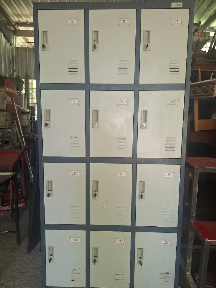 Loker Besi Emporium EL-12 (12 Pintu)