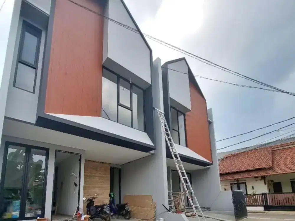 Dijual rumah dua lantai dengan lokasi strategis di kawasan Cilangkap, Cipayung, Jakarta Timur. Hunian ini dibangun dengan material berkualitas dan des