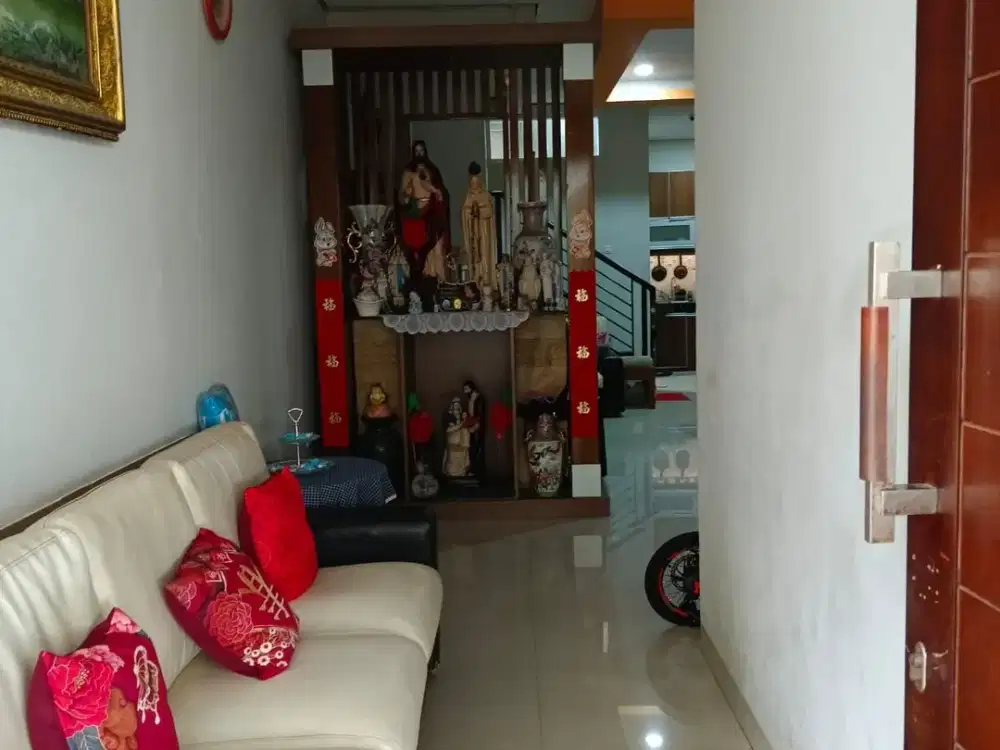 Dijual Rumah Strategis di Kelapa Molek Kelapa Gading Jakarta Utara