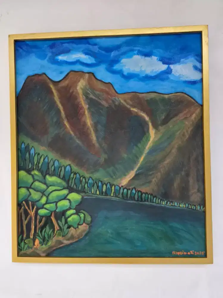 Telaga di kaki gunung