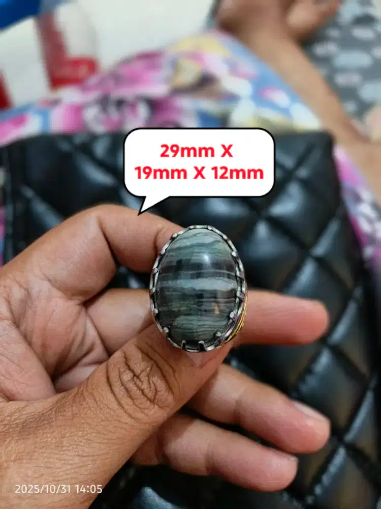 Cincin batu akik motif