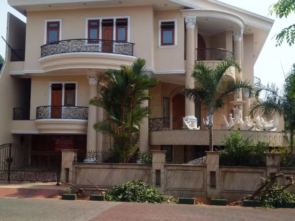 Dijual Rumah Hoek Mewah di Kuta Indah, Bukit Gading Villa, Kelapa Gading, Jakarta Utara