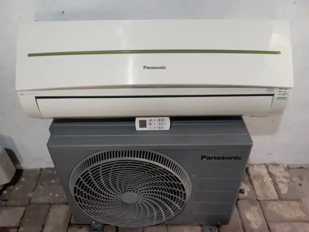 Ac panasonic EcoTough 1/2 pk / garansi