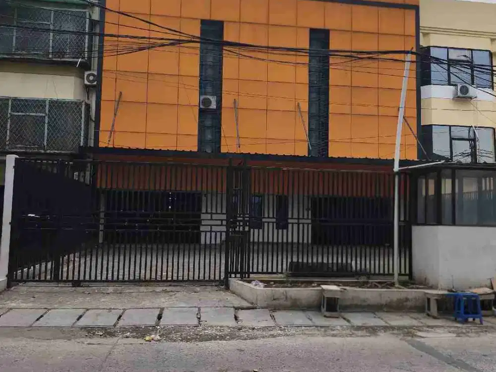 RUKO KORMESIL 3 LANTAI BEKAS KANTOR TAMAN RATU JAKARTA BARAT