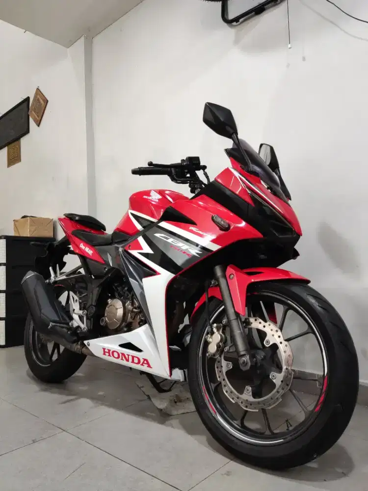 CBR 150 R Facelift 2019 / 2020 Mulus Orisinil Pajak Panjang 150R ABBA