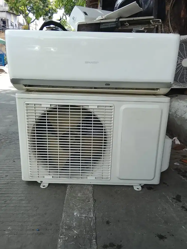 AC Sharp 1/2 PK R 410  second +pasang free ongkir sejabotabek