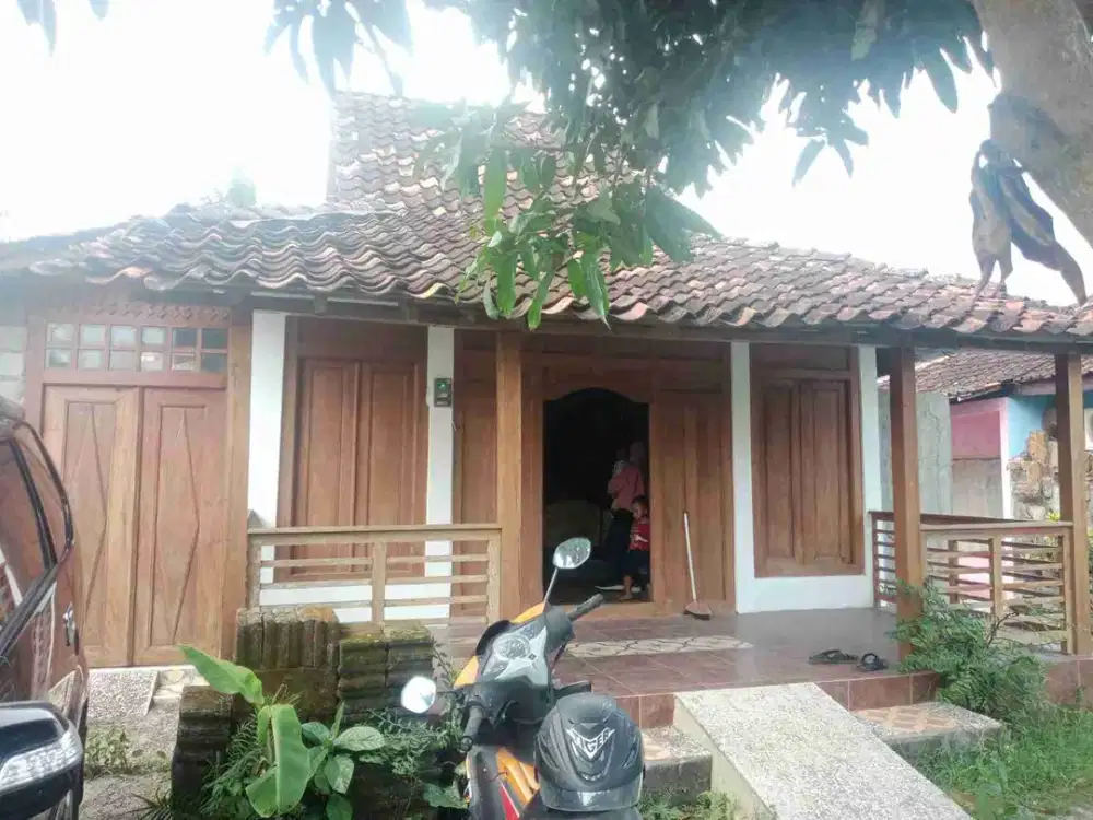 Rumah Joglo murah, BU cocok utk homestay atau villa, lokasi di utara pasar Jangkang, utara Jl mbesi dkt UII, POLSEK NGEMPLAK