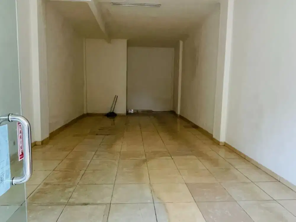 Ruko 3 Lantai di Kawasan Bisnis Alam Sutera Town Center Tangerang