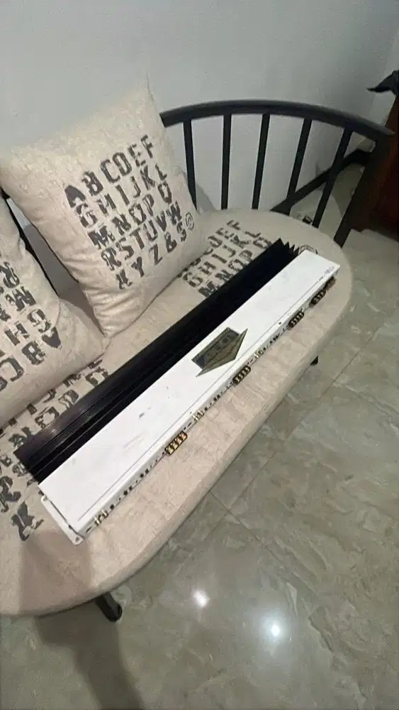 Power audio Zapco 650AG referrence series 6 channel