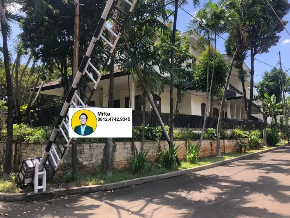 72. Dijual Rumah Mewah di Lingkungan Eksekutif Jalan Mikasa Patra Kuningan Jakarta Selatan