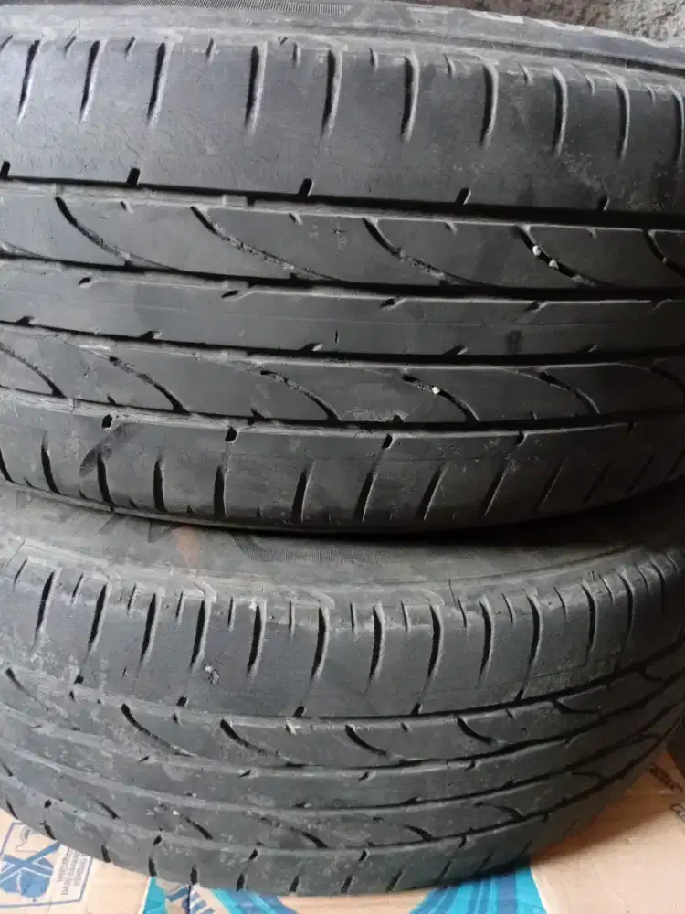 Dijual ban bridgestone alenza R17/60/215