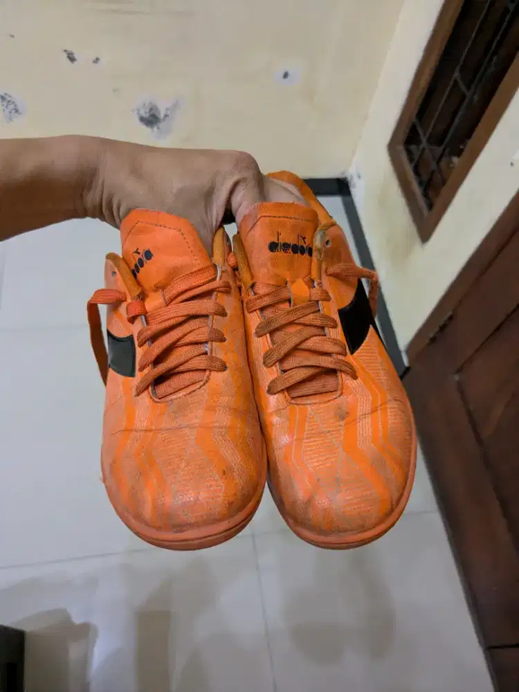 Sepatu Futsal Anak Remaja Diadora Orange