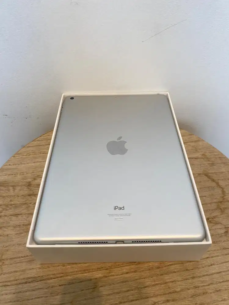 Second iBox iPad Gen 9 64GB Silver Wifi Only Fullset