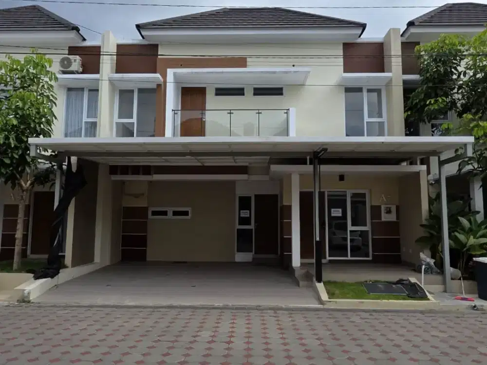 RUMAH MEWAH 2 LANTAI STRATEGIS DALAM RINGROAD DI PERUMAHAN GRIYA KUANTAN BANYURADEN GAMPING SLEMAN