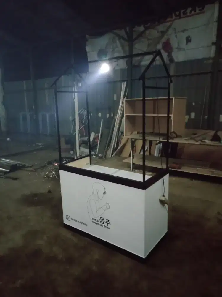 BOOTH PORTABLE CUSTOM / BOOTH USAHA