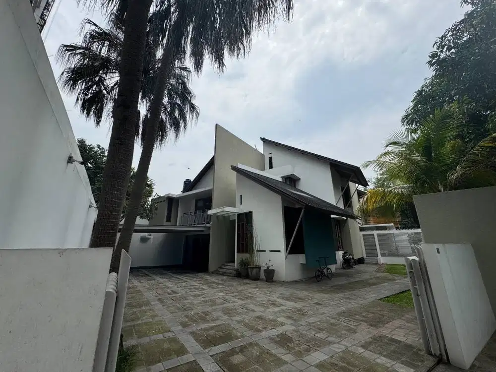 Luxury Family Home di Cilandak – Desain Elegan dan Lokasi Premium