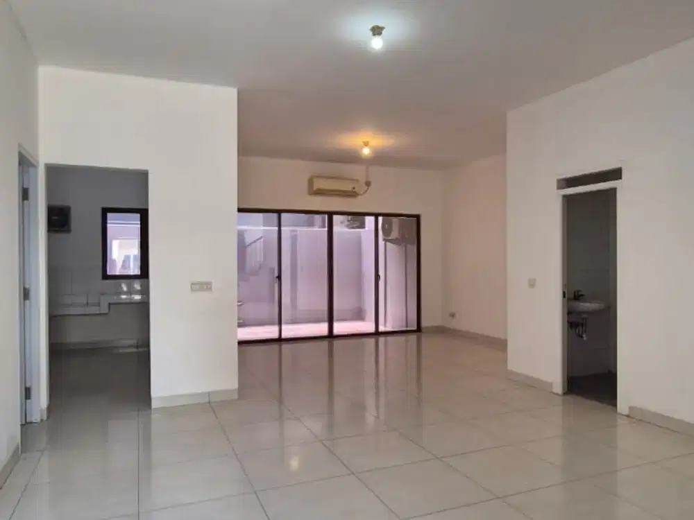 Disewakan Rumah Cantik 2 Lantai di Jakarta Garden City, Jakarta Timur