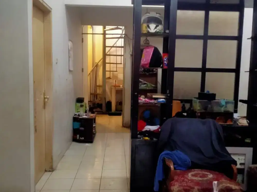 Rumah rapih siap huni di taman royal 2 cipondoh Tangerang