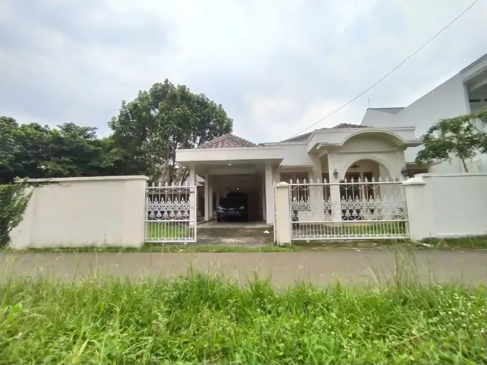 RUMAH SIAP HUNI DENGAN HALAMAN SUPER LUAS – LOKASI STRATEGIS DI CILENDEK BOGOR