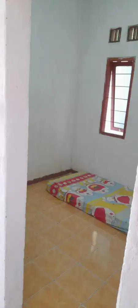 Disewakan  Lantai 2 kontrakan di BONANG , tangerang