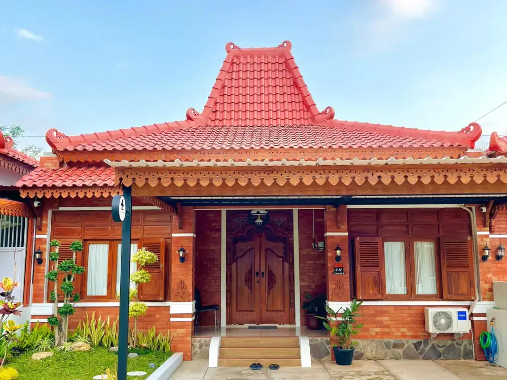 Rumah Joglo Ala Villa di Timur Jogja, Hook Dekat Taman.