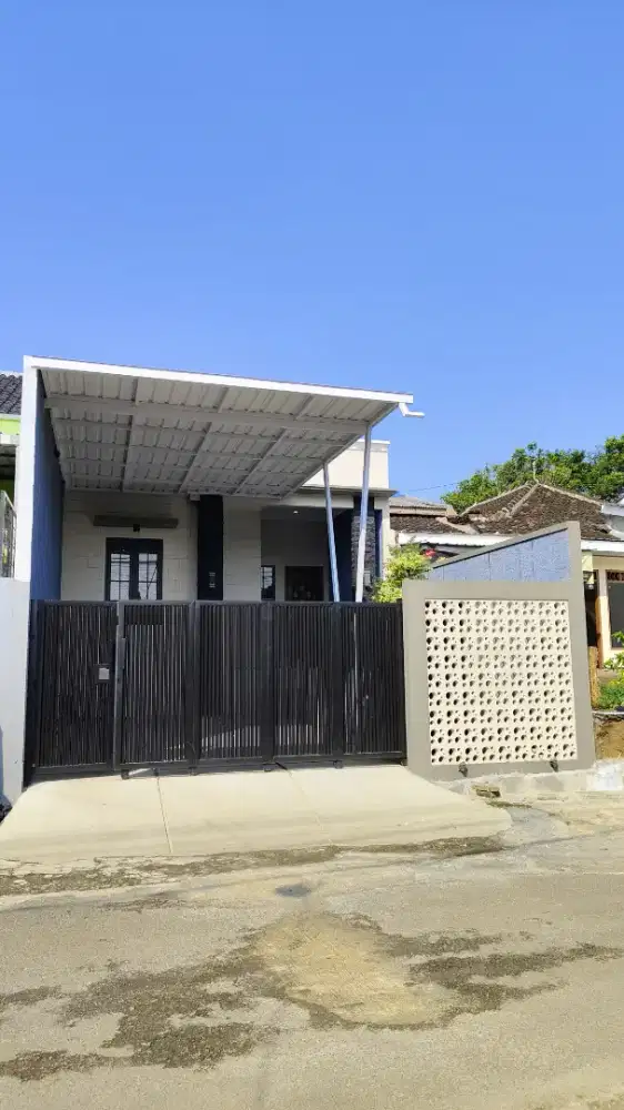 RUMAH SIAP HUNI KOTA SEMARANG DEKAT KAMPUS  PINGGIR JALAN