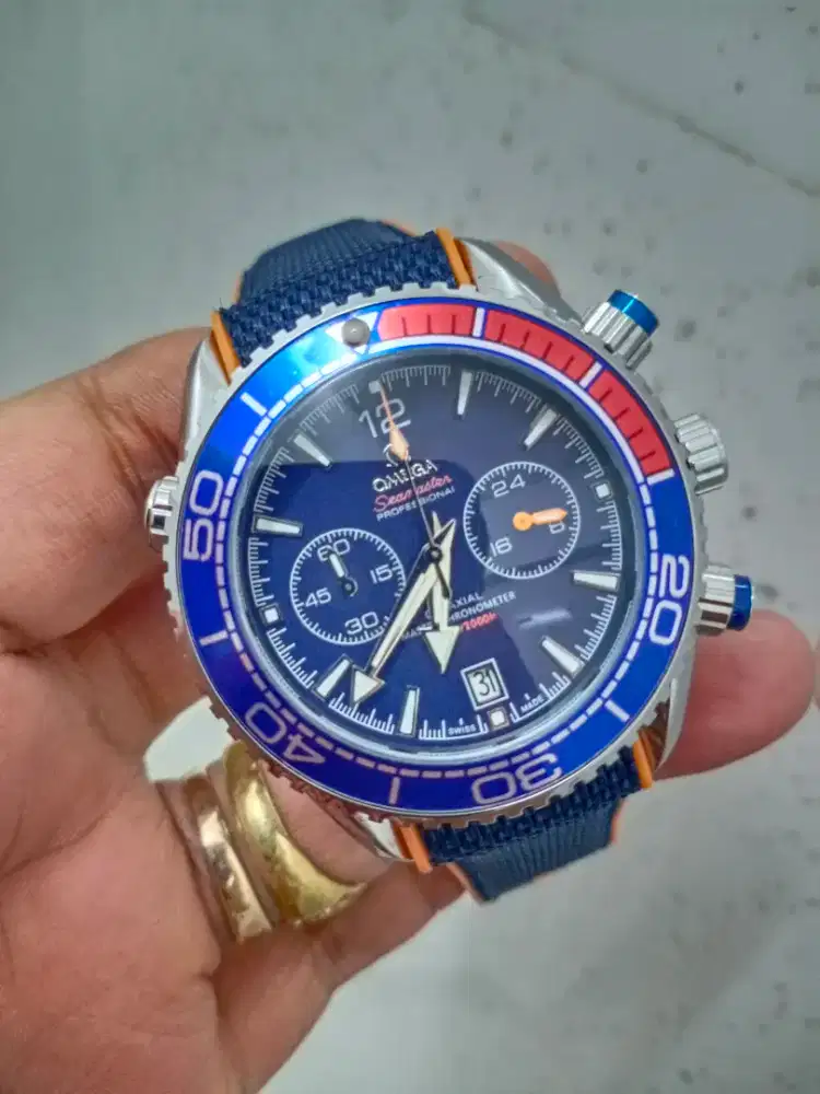 Jam omega seamaster cronograph