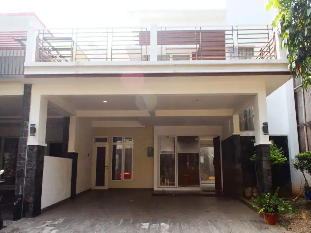 Jual Rumah 2 Lantai 9 Menit ke Gerbang Tol Cibubur 2 Siap Huni J-11695